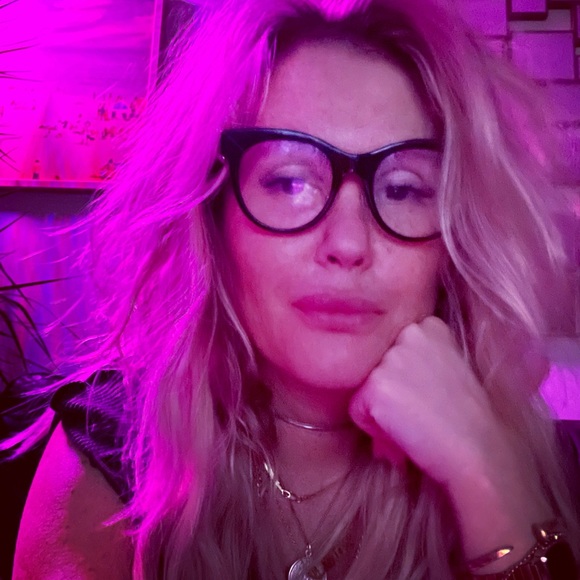 Meet your Posher, Nikki - Picture 1 of 1